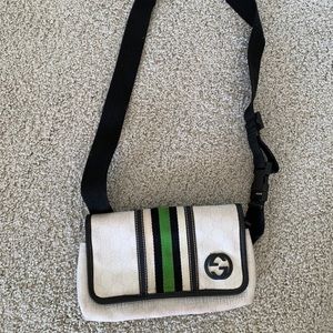 AUTHENTIC Gucci Crossbody/belt bag